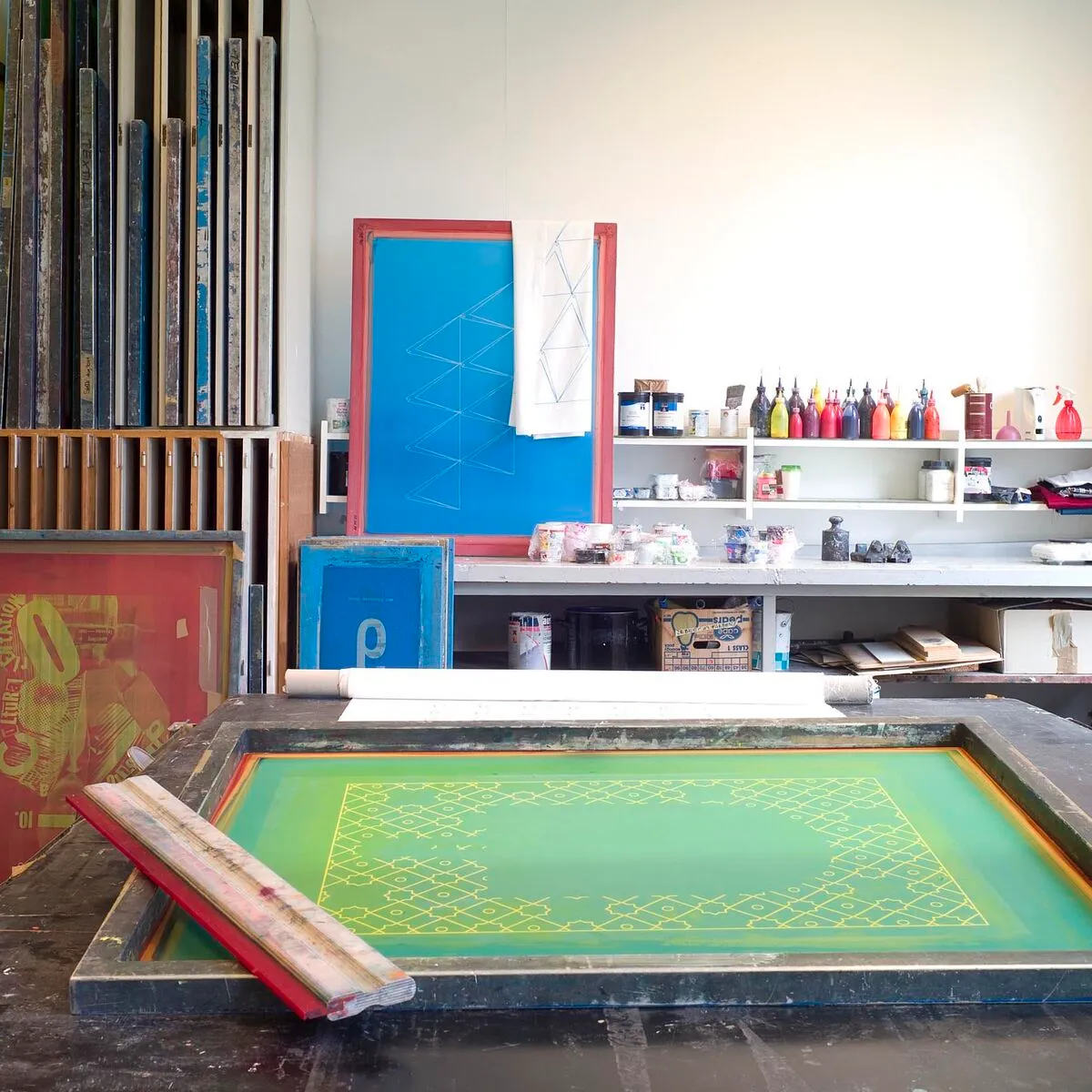 Serigrafi kalıp ölçüsü hesaplama için baskı alanı, çalışma payı ve çerçeve ölçülerinin gösterimi